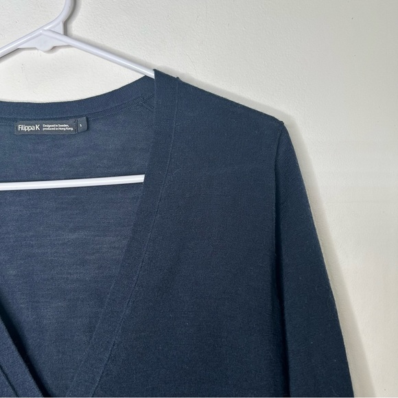 Filippa K Cardigan Extra Fine Merino Wool Knit Navy Blue Lightweight V-Neck S - Picture 9 of 11